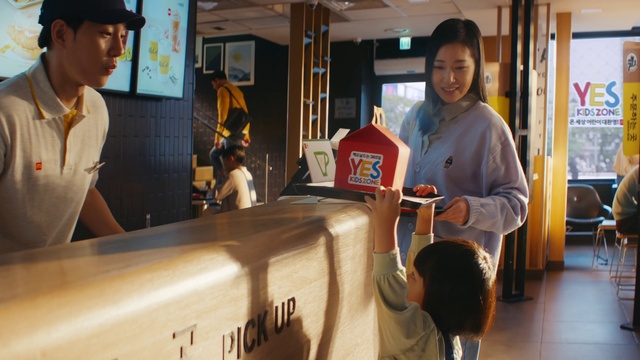 Video Reference: Motor vehicle, Wood, Cap, Baseball cap, T-shirt, Event, Automotive design, Recreation, Hat, Job