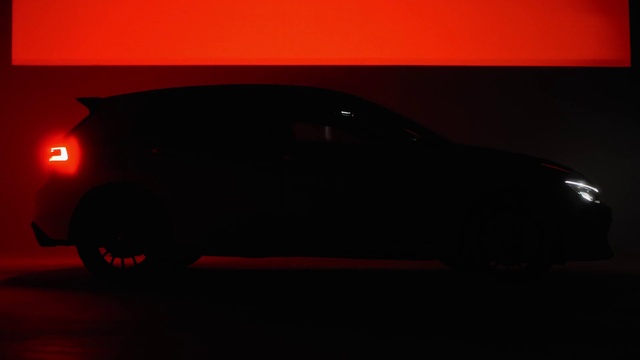 Video Reference: Car, Tire, Vehicle, Wheel, Automotive tire, Hood, Motor vehicle, Automotive lighting, Automotive design, Alloy wheel