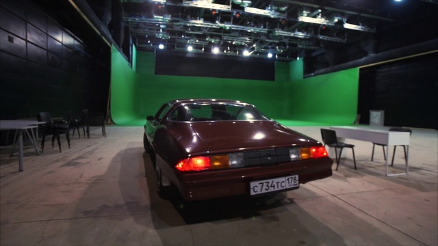 Video Reference: Automotive parking light, Vehicle, Automotive side marker light, Land vehicle, Car, Vehicle registration plate, Wheel, Tire, Automotive lighting, Automotive design