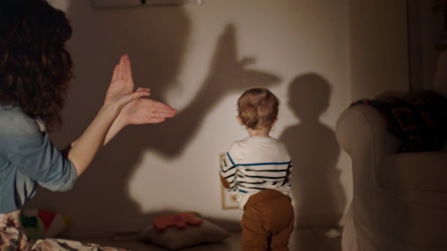 Video Reference: Joint, Hand, Sleeve, Gesture, Finger, Art, Happy, Comfort, T-shirt, Fun