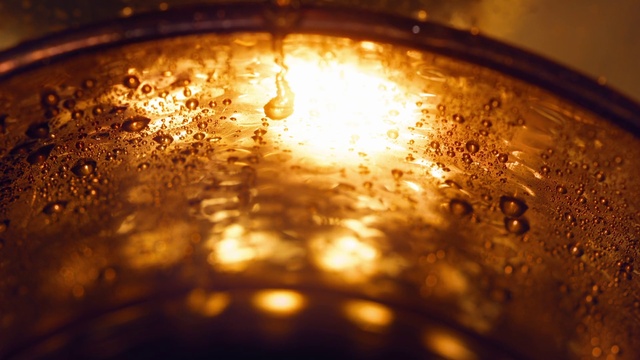 Video Reference: Water, Liquid, Amber, Fluid, Gold, Drink, Circle, Tints and shades, Cymbal, Drop