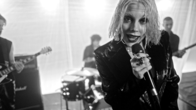 Video Reference: Musician, Music, Black-and-white, Music artist, Style, Entertainment, Audio equipment, Monochrome, Event, Monochrome photography