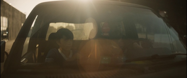 Video Reference: Vehicle, Automotive lighting, Hood, Automotive mirror, Motor vehicle, Car, Automotive design, Window, Automotive exterior, Rear-view mirror