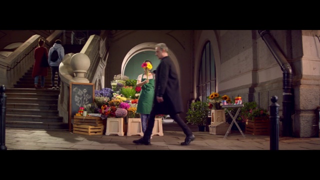 Video Reference: Plant, Entertainment, Event, Performing arts, Fashion design, Leisure, Performance art, Chair, Fun, Arch