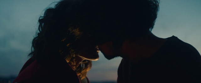 Video Reference: Flash photography, Jaw, Neck, Gesture, Vision care, Happy, Eyewear, Darkness, Backlighting, Grass