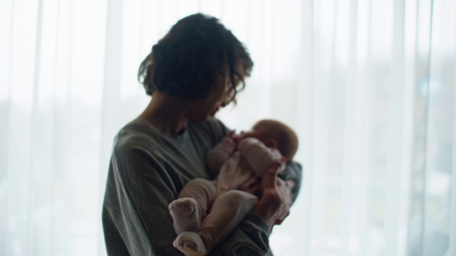 Video Reference: Gesture, Happy, Baby, Toddler, Comfort, Smile, Event, Curtain, Elbow, Conversation