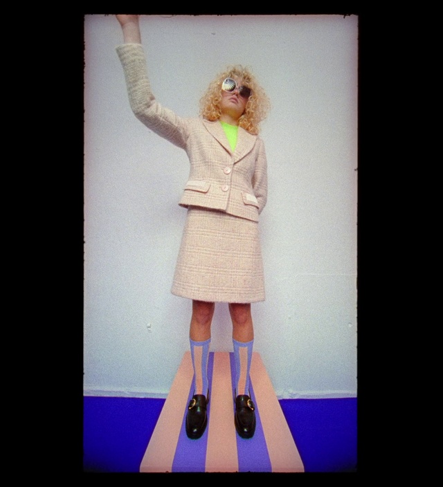 Video Reference: Arm, Shoulder, Human body, Sleeve, Waist, Street fashion, Knee, Art, Fashion design, Fashion model