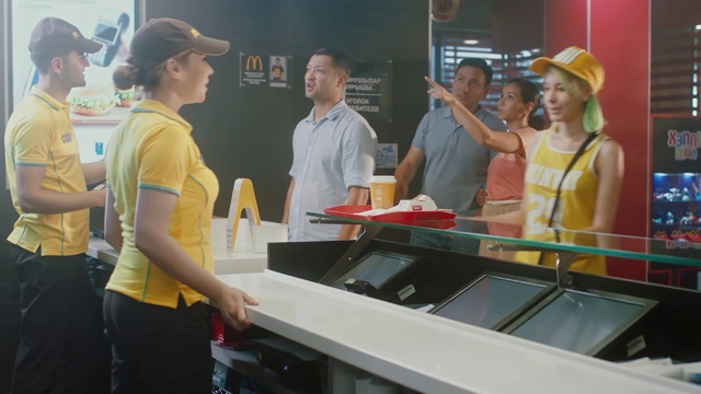 Video Reference: Clothing, Shirt, Hat, Yellow, T-shirt, Smile, Baseball cap, Cap, Community, Leisure