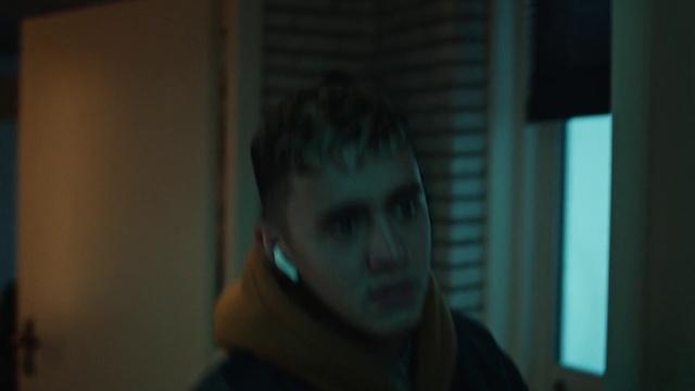 Video Reference: Jaw, Flash photography, Eyelash, Facial hair, Darkness, Fun, Beard, Room, Midnight, Eyewear