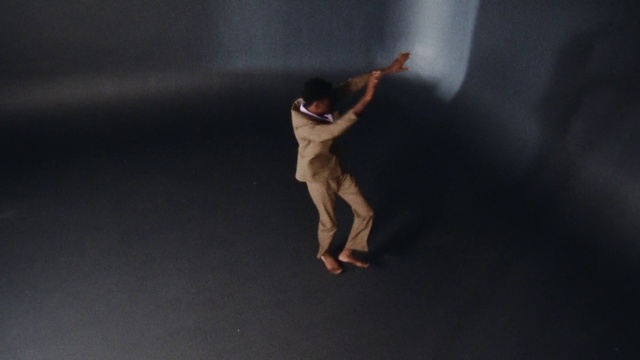 Video Reference: Flash photography, Dress, Knee, Performing arts, Athletic dance move, Entertainment, Dance, Choreography, Art, Barefoot