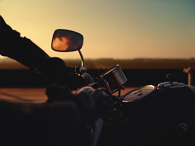 Video Reference: Mirror, Membranophone, Sky, Drum, Automotive mirror, Automotive lighting, Idiophone, Automotive design, Mode of transport, Car