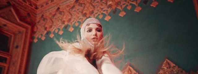 Video Reference: Eye, Eyelash, Flash photography, Dress, Toy, Headgear, Happy, Headpiece, Cg artwork, Bridal accessory