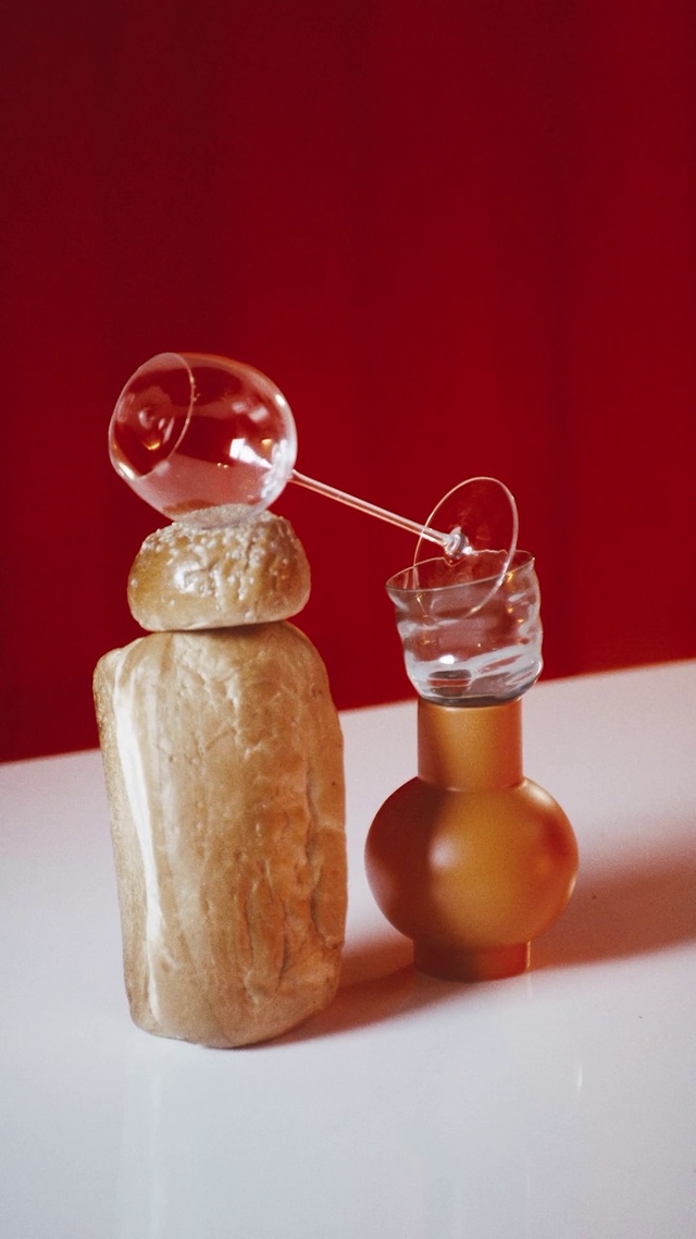 Video Reference: Food, Tableware, Liquid, Drinkware, Juice, Ingredient, Mason jar, Fluid, Solution, Serveware