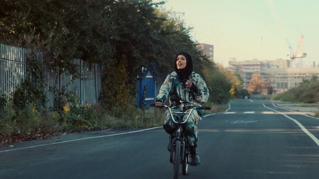 Video Reference: Bicycle, Tire, Wheel, Plant, Sky, Bicycles--Equipment and supplies, Bicycle wheel, Bicycle tire, Bicycle handlebar, Vehicle