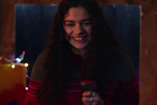 Video Reference: Smile, Flash photography, Happy, Event, Tartan, Fun, Drink, Plaid, Electric blue, Jewellery