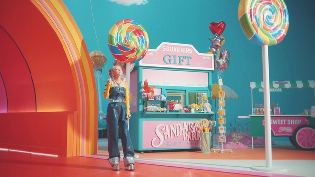 Video Reference: Photograph, Orange, Window, Architecture, Pink, Leisure, Fun, Balloon, Red, Entertainment