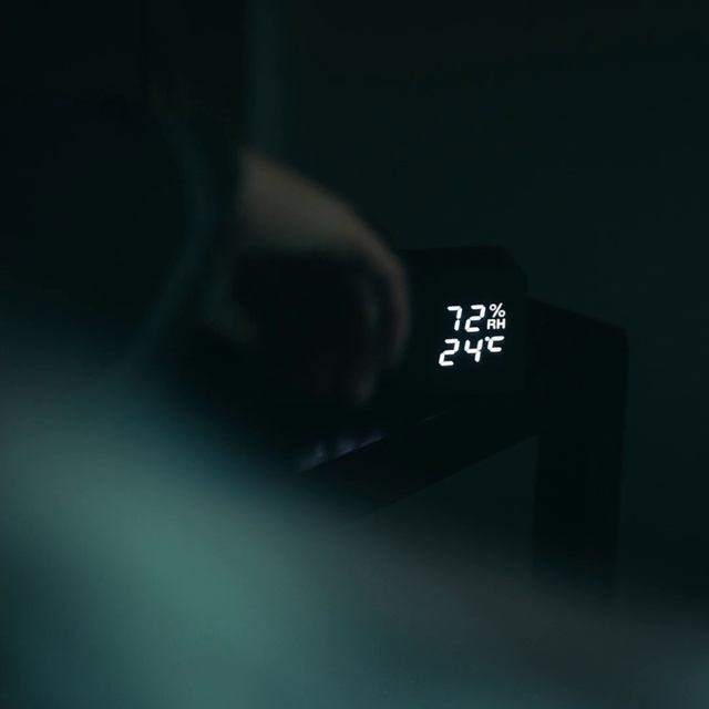 Video Reference: Automotive lighting, Sky, Gas, Font, Electric blue, Darkness, Circle, Logo, Personal luxury car, Macro photography