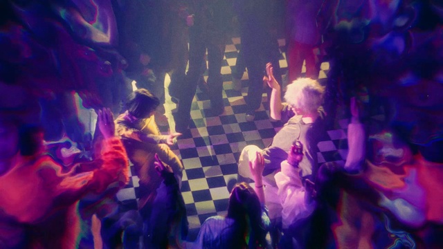 Video Reference: Plant, Purple, Human body, Entertainment, Organism, Violet, Pink, Magenta, Fun, Performing arts