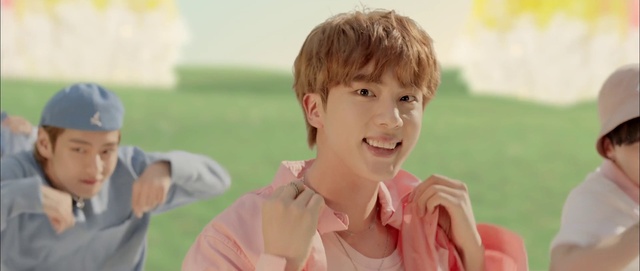 Video Reference: Lip, Smile, Happy, Gesture, People in nature, Grass, Leisure, Fun, Recreation, Event