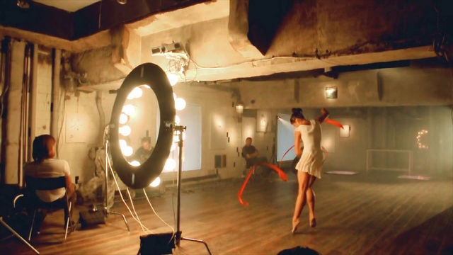 Video Reference: Entertainment, Performing arts, Heat, Leisure, Performance art, Art, Event, Fun, Flash photography, Artist