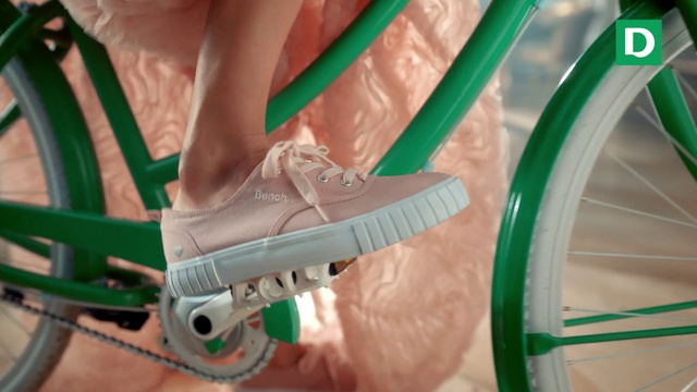 Video Reference: Shoe, Leg, Green, Finger, Bicycle part, Bicycle tire, Toy, Fender, Tire, Thigh