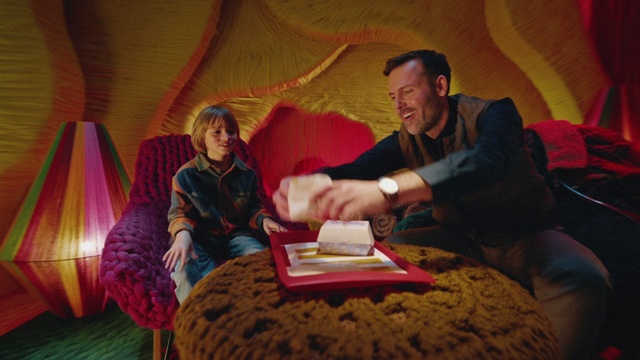 Video Reference: Comfort, Textile, Tent, Flash photography, Leisure, Happy, Adaptation, Fun, Book, Publication