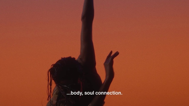 Video Reference: Hand, Arm, Sky, People in nature, Human body, Happy, Gesture, Flash photography, Tree, Tints and shades