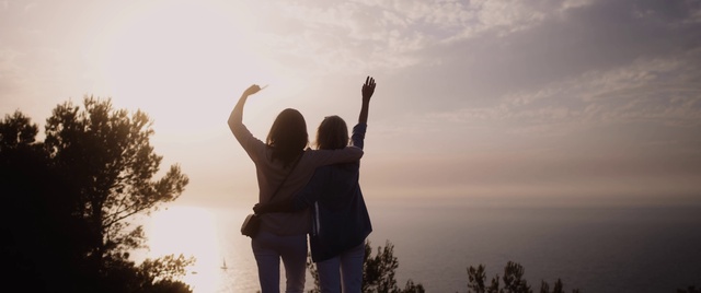 Video Reference: Cloud, Sky, Hand, People in nature, Plant, Flash photography, Tree, Happy, Standing, Gesture