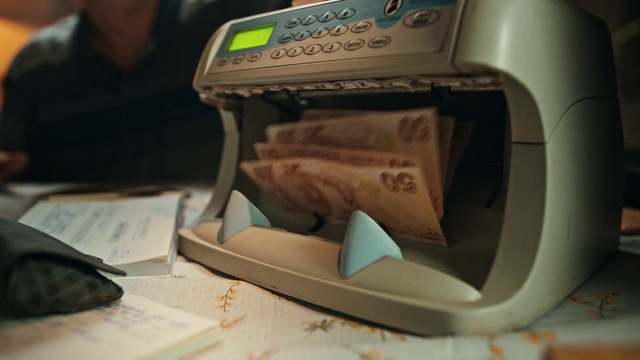 Video Reference: Automotive design, Material property, Font, Wood, Machine, Eyewear, Metal, Event, Office supplies, Paper