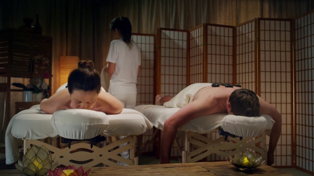 Video Reference: Comfort, Shorts, Flash photography, Thigh, Leisure, Barefoot, Bathing, Flooring, Barechested, Fun