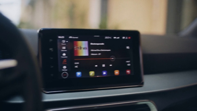 Video Reference: Automotive design, Mobile device, Portable communications device, Communication Device, Vehicle, Telephony, Gadget, Personal luxury car, Smartphone, Audio equipment