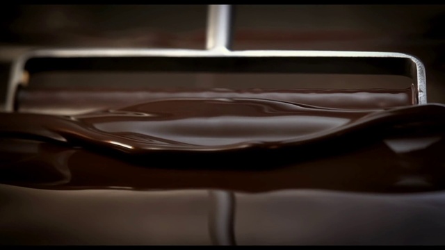 Video Reference: Liquid, Automotive lighting, Fluid, Automotive design, Wood, Table, Water, Rectangle, Tints and shades, Automotive exterior