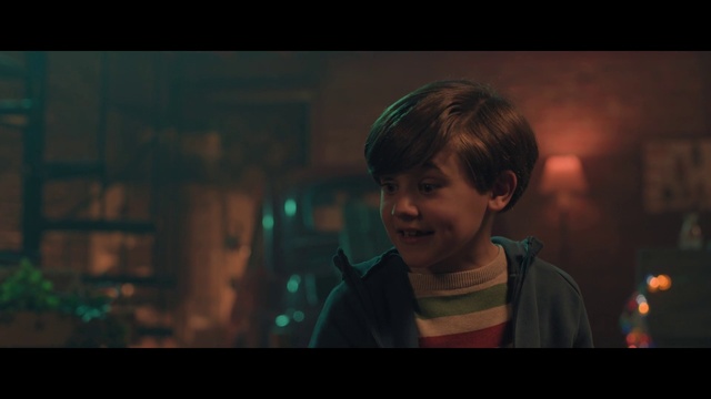 Video Reference: Flash photography, Smile, Midnight, Jacket, Entertainment, Fun, Space, Event, Darkness, Room