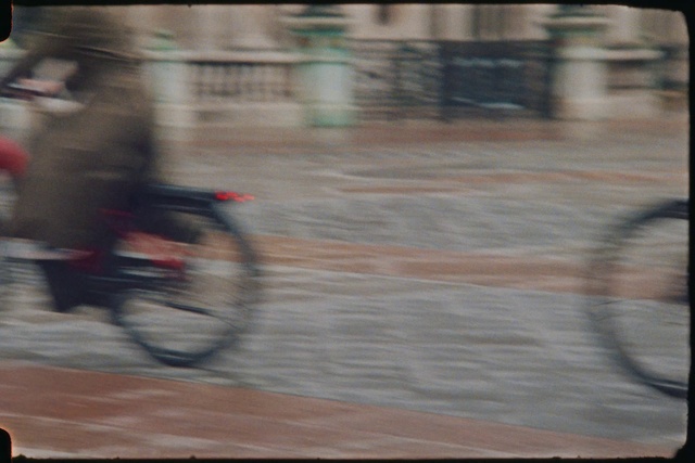 Video Reference: Tire, Wheel, Bicycle tire, Automotive tire, Bicycle handlebar, Bicycles--Equipment and supplies, Vehicle, Bicycle frame, Mode of transport, Asphalt