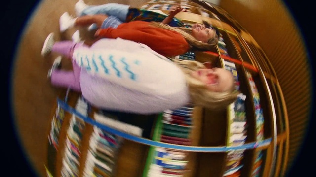 Video Reference: Circle, Electric blue, Wool, Thread, Personal protective equipment, Pattern, Fashion accessory, Art, Wire, Woolen