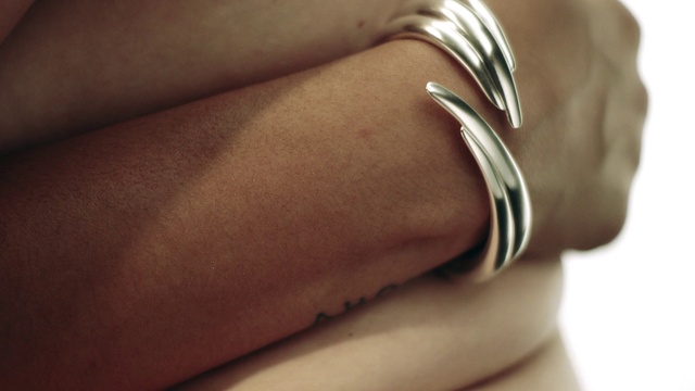 Video Reference: Shoulder, Neck, Gesture, Body jewelry, Elbow, Thigh, Wrist, Knee, Nail, Jewellery