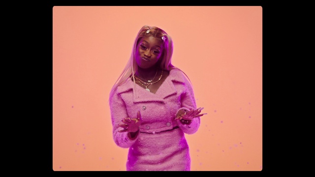 Video Reference: Purple, Sleeve, Flash photography, Violet, Pink, Fashion design, Magenta, Electric blue, Event, Art