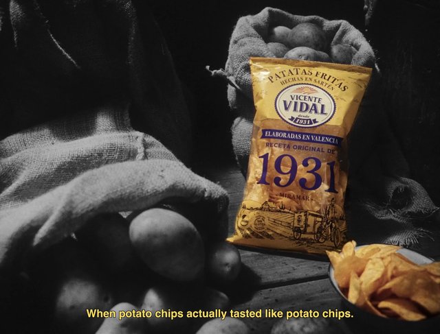 Video Reference: potato chips, snack, product shot, packaging, potatoes, food, advertising, commercial, still life, burlap, rustic, brand packaging, subtitle, close-up