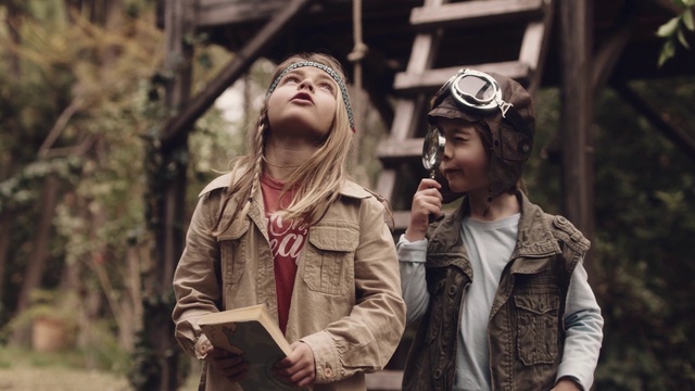 Video Reference: Smile, Street fashion, Flash photography, Gesture, Happy, Jacket, Hat, Leisure, Scarf, Event