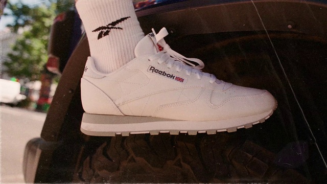 Video Reference: Footwear, Shoe, Outdoor shoe, Walking shoe, Grey, Sneakers, Sportswear, Font, Athletic shoe, Cross training shoe