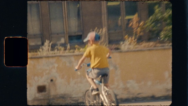 Video Reference: Bicycle, Wheel, Tire, Bicycle wheel, Bicycle tire, Bicycle handlebar, Bicycle frame, Bicycle accessory, Asphalt, Tints and shades