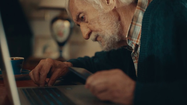 Video Reference: Hand, Computer, Laptop, Organ, Beard, Personal computer, Drinkware, Tableware, Netbook, Finger