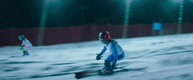 Video Reference: Sports equipment, Slope, Winter sport, Snow, Snowboard, Ski, Ski Equipment, Ski helmet, Electric blue, Event