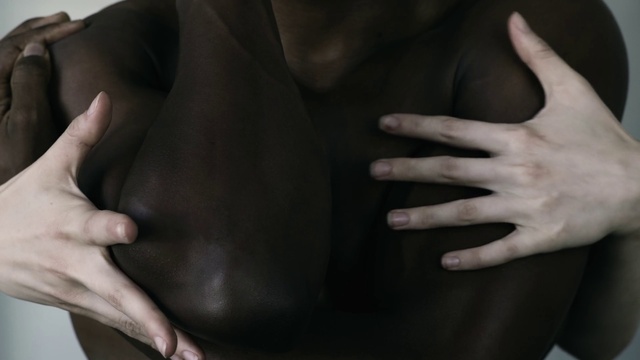 Video Reference: Human body, Sleeve, Stomach, Finger, Gesture, Thumb, Waist, Wrist, Elbow, Nail