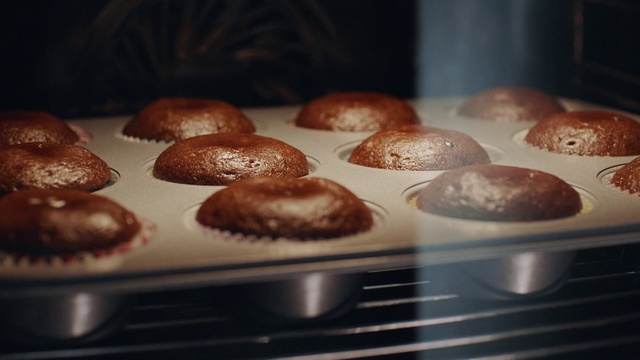 Video Reference: Food, Recipe, Ingredient, Baked goods, Sheet pan, Cuisine, Cooking, Dish, Kitchen appliance, Dessert