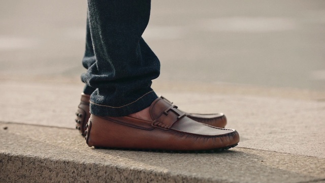 Video Reference: Footwear, Shoe, Leg, Dress, Street fashion, Grey, Knee, Wood, Thigh, Road surface