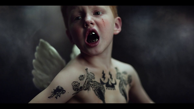 Video Reference: Nose, Joint, Skin, Lip, Hand, Arm, Shoulder, Eye, Eyelash, Organ