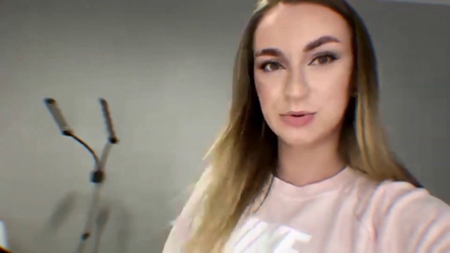 Video Reference: Forehead, Nose, Hair, Cheek, Joint, Skin, Lip, Chin, Eyebrow, Shoulder