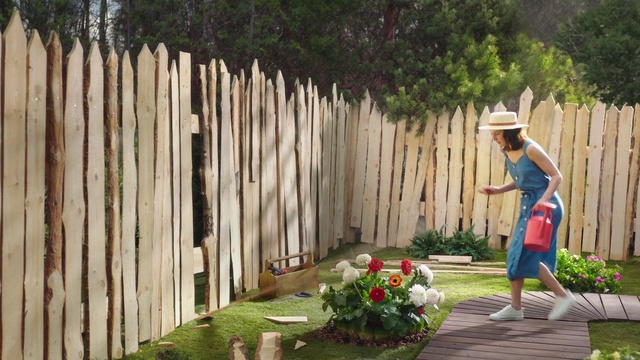 Video Reference: Plant, Wood, Tree, Hat, Fence, Picket fence, Grass, Flower, Landscape, Home fencing