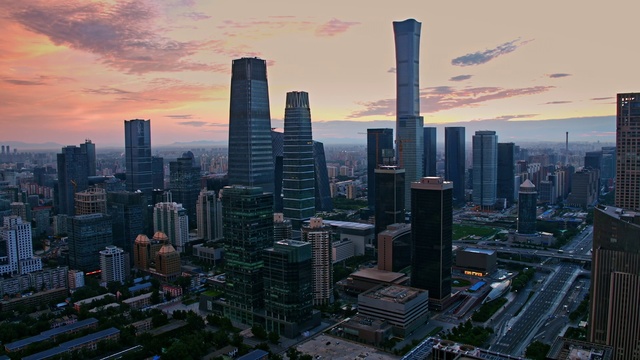 Video Reference: Skyscraper, Building, Sky, Cloud, Atmosphere, Daytime, Tower, World, Dusk, Condominium